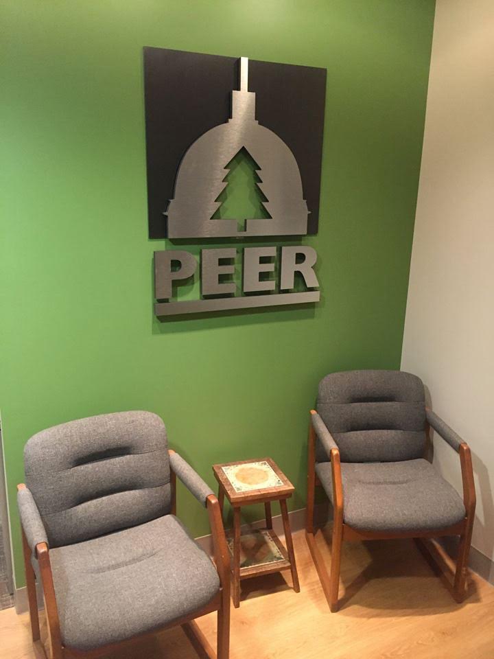 Peer Interior Sign